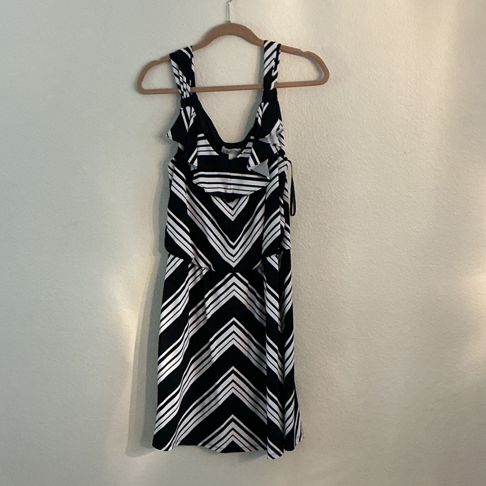 White House Black Market Monochrome Chevron Dress